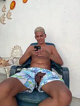 Snapshot of Leo_bunny_hot chatting on November 14, 7:12 pm Leo bunny hot online show from November 14, 7:12 pm