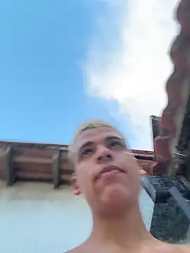 Snapshot of Leo_bunny_hot chatting on November 17, 9:42 pm Leo bunny hot online show from November 17, 9:42 pm