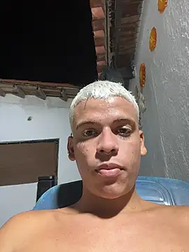 Snapshot of Leo_bunny_hot chatting on November 21, 10:41 pm Leo bunny hot online show from November 21, 10:41 pm