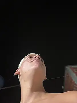 Snapshot of Leo_bunny_hot chatting on November 26, 3:51 am Leo bunny hot online show from November 26, 3:51 am