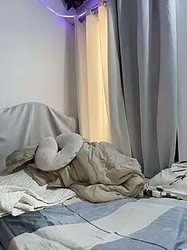 Snapshot of Leo_bunny_hot chatting on November 29, 7:17 pm Leo bunny hot online show from November 29, 7:17 pm