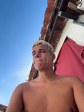 Snapshot of Leo_bunny_hot chatting on December 14, 6:12 pm Leo bunny hot online show from December 14, 6:12 pm