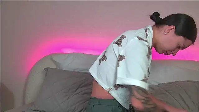 Snapshot of AlexandraBloom chatting on January 14, 6:28 pm AlexandraBloom online show from January 14, 6:28 pm