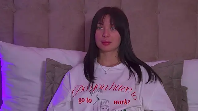 Snapshot of AlexandraBloom chatting on January 26, 9:29 pm AlexandraBloom online show from January 26, 9:29 pm