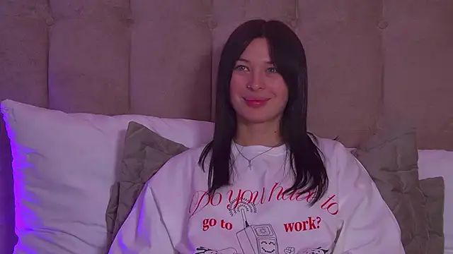 Snapshot of AlexandraBloom chatting on January 27, 12:33 am AlexandraBloom online show from January 27, 12:33 am