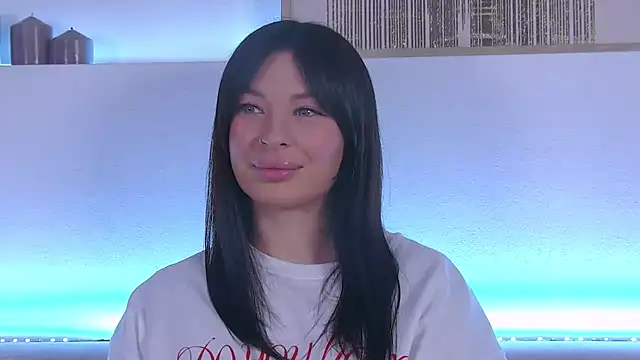 Snapshot of AlexandraBloom chatting on January 29, 9:39 pm AlexandraBloom online show from January 29, 9:39 pm