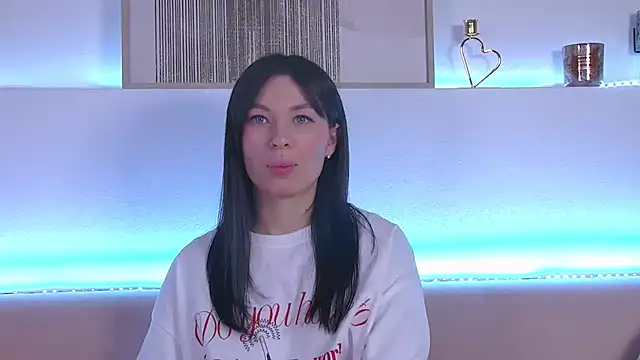 Snapshot of AlexandraBloom chatting on January 30, 5:09 am AlexandraBloom online show from January 30, 5:09 am