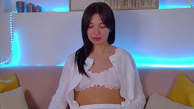 Snapshot of AlexandraBloom chatting on March 6, 9:31 pm AlexandraBloom online show from March 6, 9:31 pm