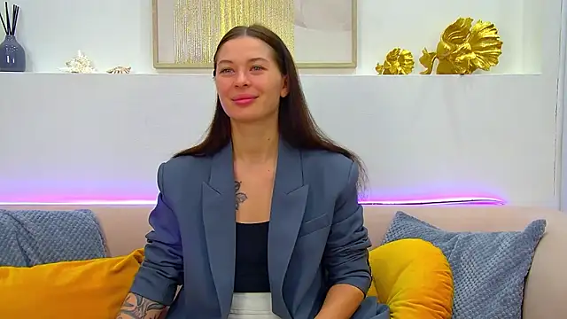 Snapshot of AlexandraBloom chatting on September 11, 6:19 pm AlexandraBloom online show from September 11, 6:19 pm