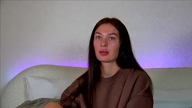 Snapshot of AlexandraBloom chatting on October 11, 6:28 pm AlexandraBloom online show from October 11, 6:28 pm