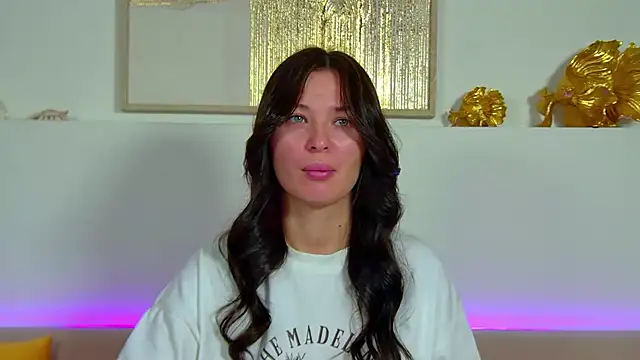 Snapshot of AlexandraBloom chatting on November 10, 6:18 pm AlexandraBloom online show from November 10, 6:18 pm