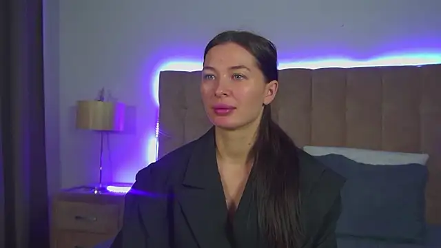 Snapshot of AlexandraBloom chatting on November 30, 6:12 pm AlexandraBloom online show from November 30, 6:12 pm