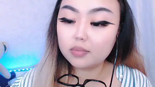 amelia sunlight online show from June 9, 3:56 pm