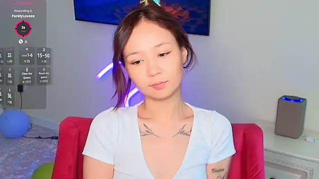 Snapshot of as_eva chatting on October 4, 5:05 am as eva online show from October 4, 5:05 am