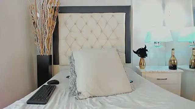 GaleHodge online show from October 23, 12:59 pm