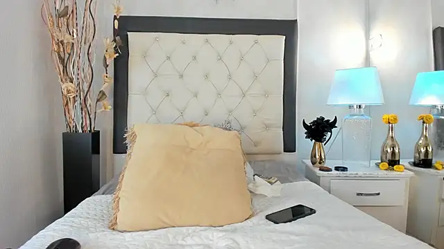 GaleHodge online show from December 17, 4:29 am