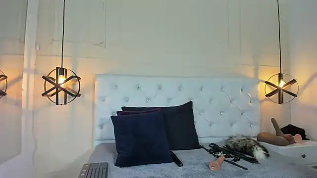 Slut Milf  online show from February 8, 10:19 pm