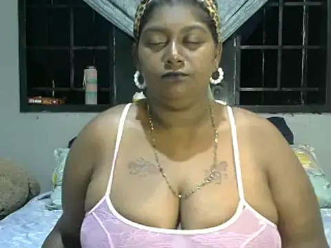 Snapshot of indiansuga chatting on February 2, 2:59 am indiansuga online show from February 2, 2:59 am