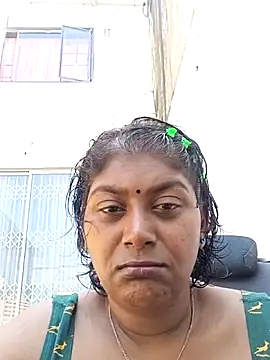 Snapshot of indiansuga chatting on October 23, 8:35 am indiansuga online show from October 23, 8:35 am