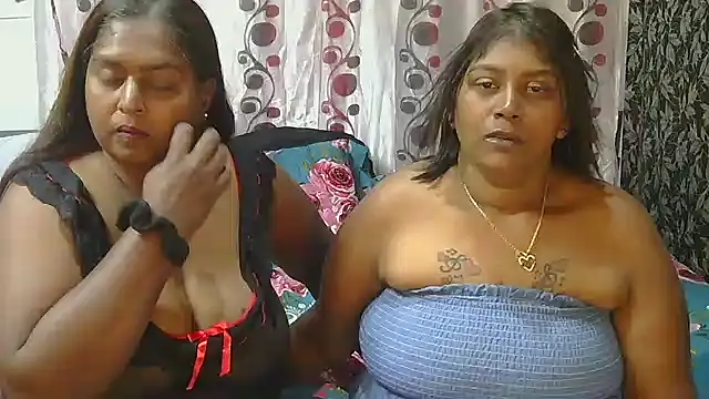 Snapshot of indiansuga chatting on November 15, 11:18 am indiansuga online show from November 15, 11:18 am