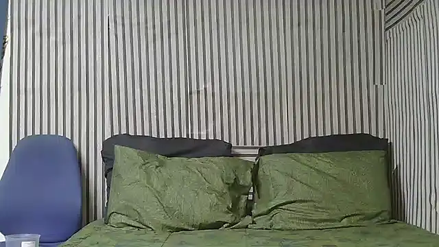 Snapshot of indiansuga chatting on December 18, 8:09 am indiansuga online show from December 18, 8:09 am