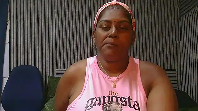 Snapshot of indiansuga chatting on December 18, 8:15 pm indiansuga online show from December 18, 8:15 pm