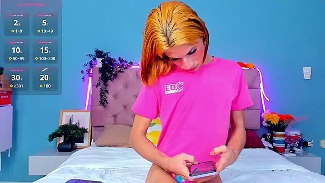 Snapshot of Ladanny_ chatting on December 15, 12:49 pm Ladanny online show from December 15, 12:49 pm