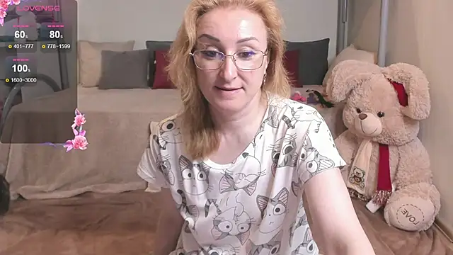 Snapshot of MadissonKiss chatting on June 5, 11:54 pm MadissonKiss online show from June 5, 11:54 pm