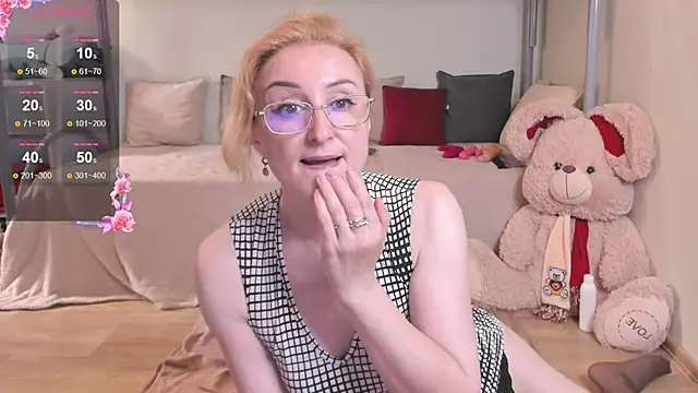 Snapshot of MadissonKiss chatting on June 25, 5:12 am MadissonKiss online show from June 25, 5:12 am