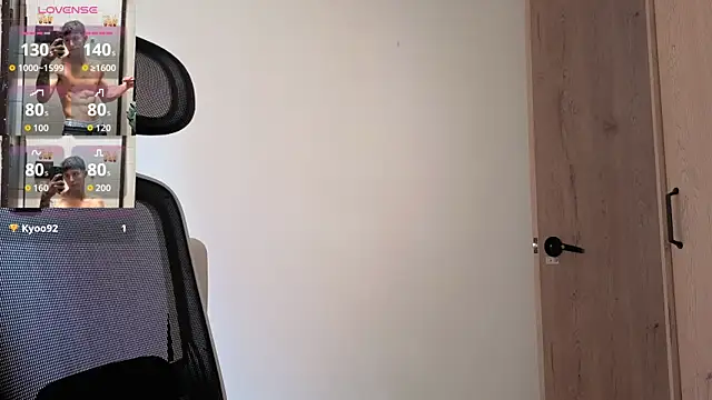 Snapshot of Cristopher23_ chatting on November 28, 6:21 pm Cristopher23 online show from November 28, 6:21 pm