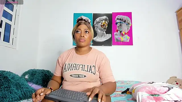 Lilybaudinx96 online show from December 19, 5:36 am