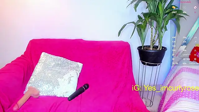 CurlyRose   online show from March 6, 11:42 pm