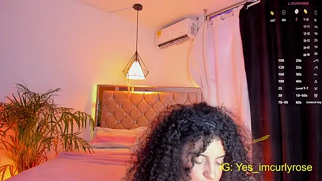 CurlyRose   online show from October 3, 10:18 pm