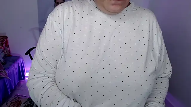 Serenay  online show from December 2, 1:47 am