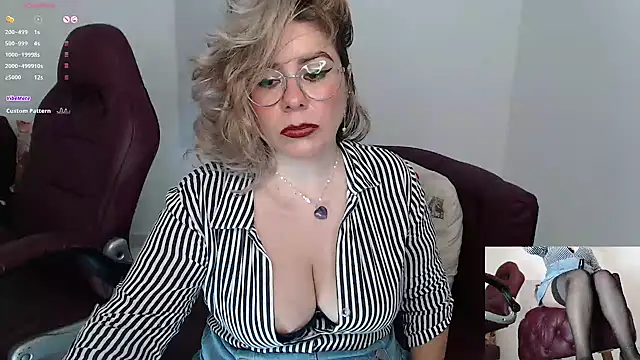 Serenay  online show from January 15, 1:34 am