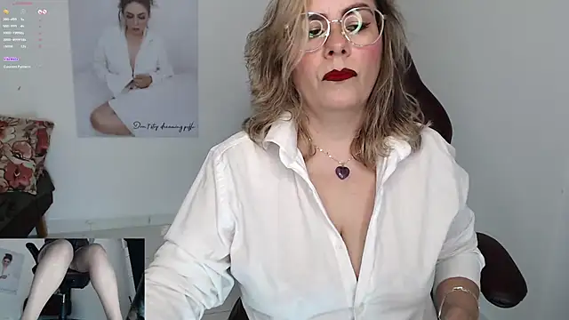 Serenay  online show from January 20, 9:22 pm