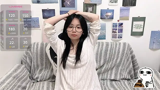 LiLiYbaby online show from April 14, 6:30 am