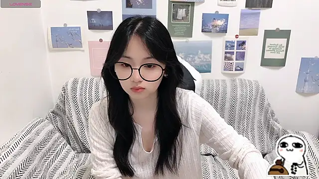 Snapshot of LiLiYbaby chatting on June 22, 8:44 am LiLiYbaby online show from June 22, 8:44 am