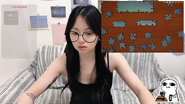 Snapshot of LiLiYbaby chatting on June 23, 6:33 am LiLiYbaby online show from June 23, 6:33 am