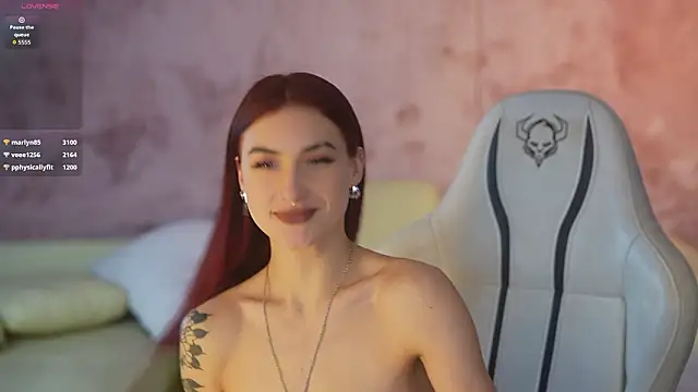 Magnetic Mia  online show from February 3, 6:40 am