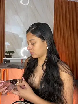 Snapshot of floriamANDjazmin chatting on November 18, 7:07 pm floriamANDjazmin online show from November 18, 7:07 pm