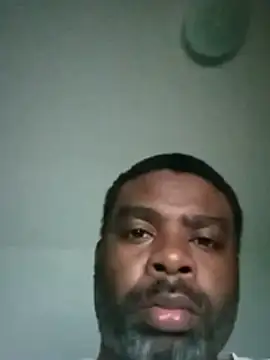 Snapshot of SLOWSTRO chatting on December 23, 4:21 am SLOWSTRO online show from December 23, 4:21 am