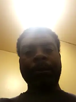 Snapshot of SLOWSTRO chatting on February 6, 8:07 am SLOWSTRO online show from February 6, 8:07 am