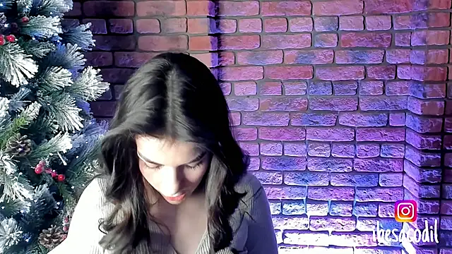 Snapshot of adriana_allien chatting on January 8, 9:32 am adriana allien online show from January 8, 9:32 am