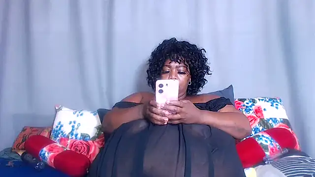 BustyWendyXXX47 online show from October 29, 1:13 pm