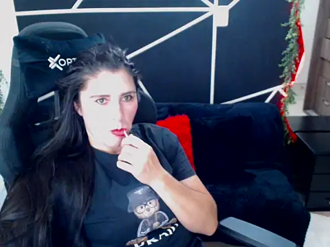 LUCY LI online show from November 18, 6:01 pm