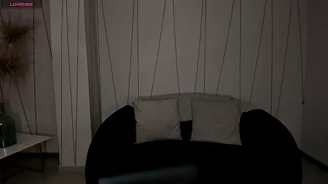 Snapshot of AllisonRogersX chatting on June 28, 12:11 pm AllisonRogersX online show from June 28, 12:11 pm