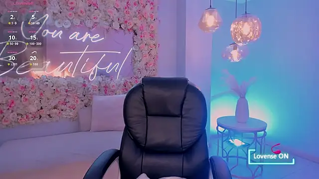 MaddisonLowe online show from January 12, 4:50 am