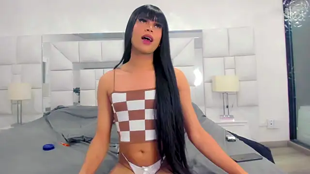 Hellen moons   online show from January 31, 9:37 am