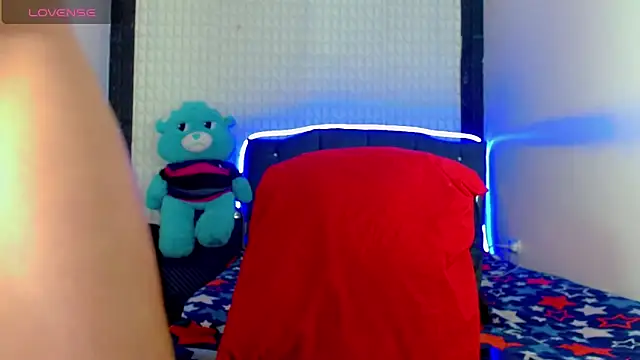 Hellen moons   online show from March 1, 6:35 am